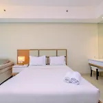 Cozy Living And Spacious Studio At 28Th Floor Kemang Village Apartment By Travelio